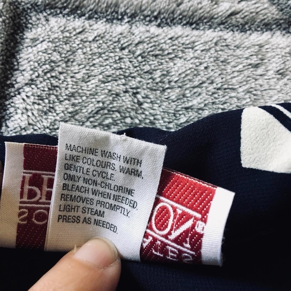 Sophisticates by Pendleton Vintage Blue Button Up - Picture 6 of 6